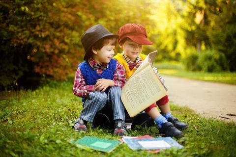 children reading together